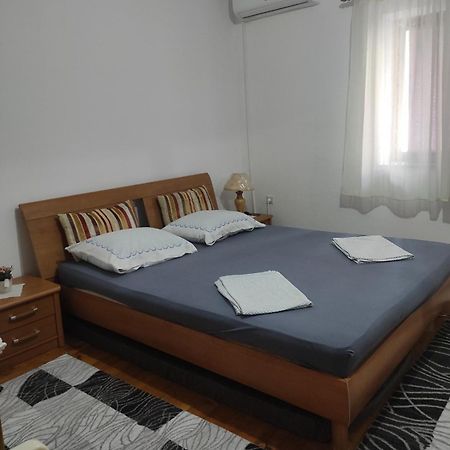 Room At Grandma'S Fatima Stolac Bagian luar foto