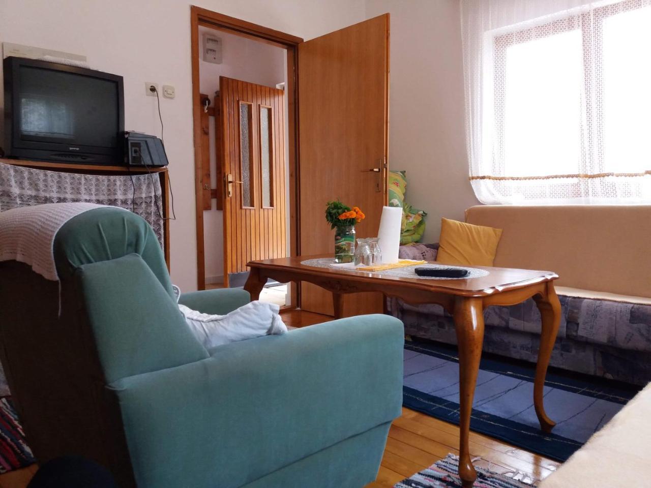 Room At Grandma'S Fatima Stolac Bagian luar foto